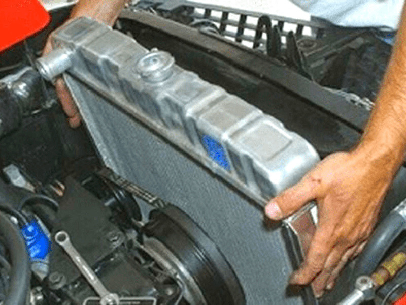 ¿Cómo Púrpura Económico El radiador de tu coche. Todo sobre su mantenimiento