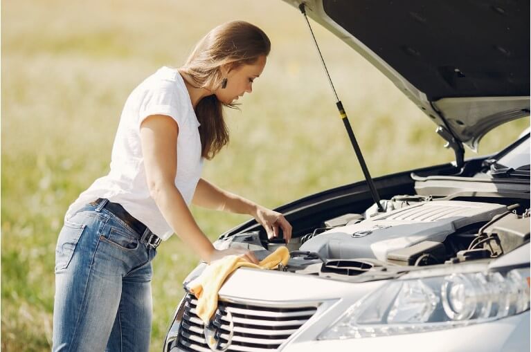 Cómo cambiar el líquido refrigerante de tu coche paso a paso